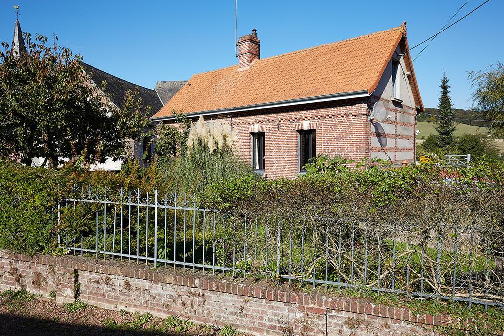 Les Gites De L'Yeres Cuverville-sur-Yeres Exteriör bild