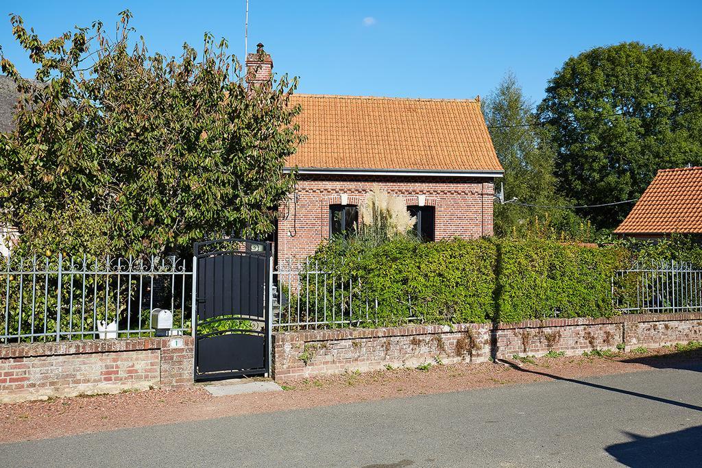Les Gites De L'Yeres Cuverville-sur-Yeres Exteriör bild
